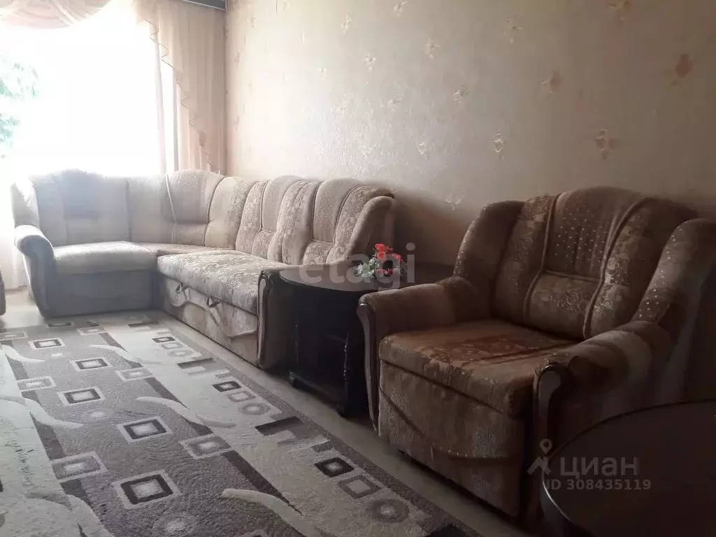 2-к кв. Псковская область, Пыталово ул. Шафранского, 11 (52.7 м) - Фото 2