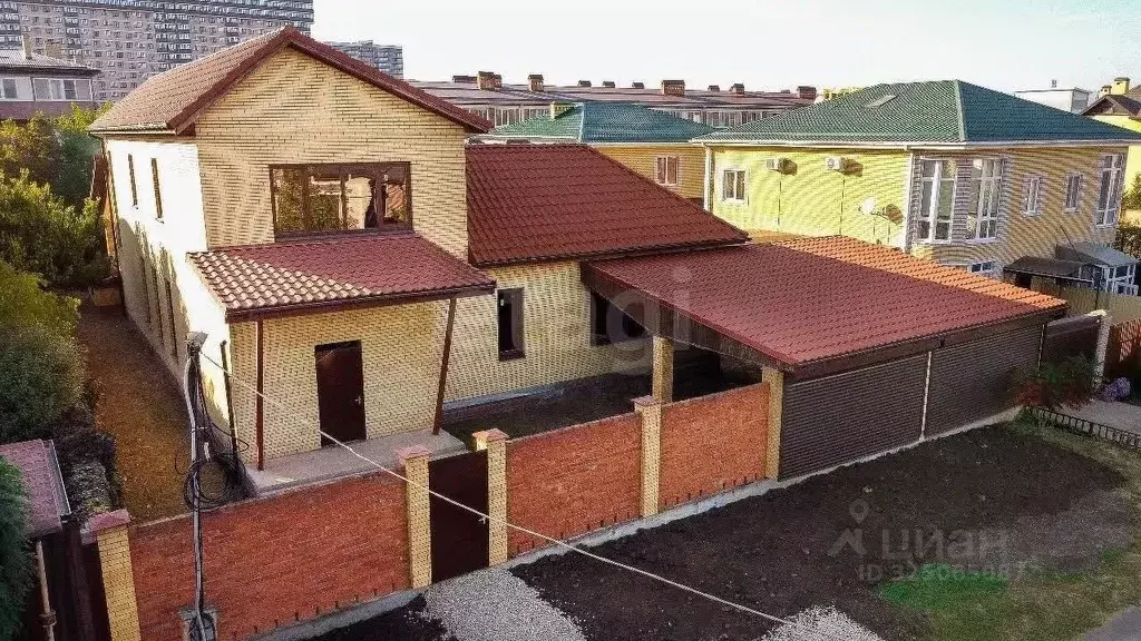 Дом в Краснодарский край, Краснодар ул. Ивана Кожедуба, 27 (422 м) - Фото 1