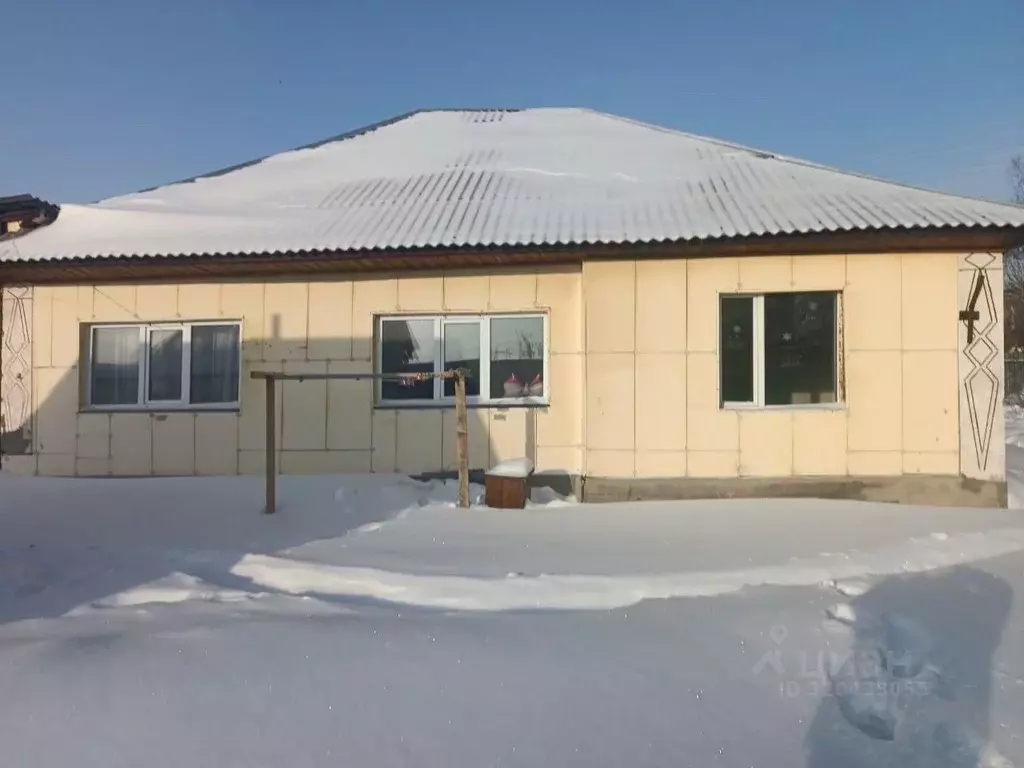 Дом в Алтайский край, Завьяловский район, с. Завьялово ул. Коммунаров, ... - Фото 1