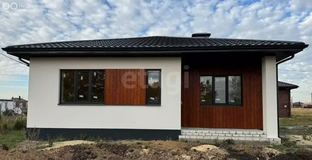 Дом в Александровка, Ореховая улица (100 м) - Фото 0