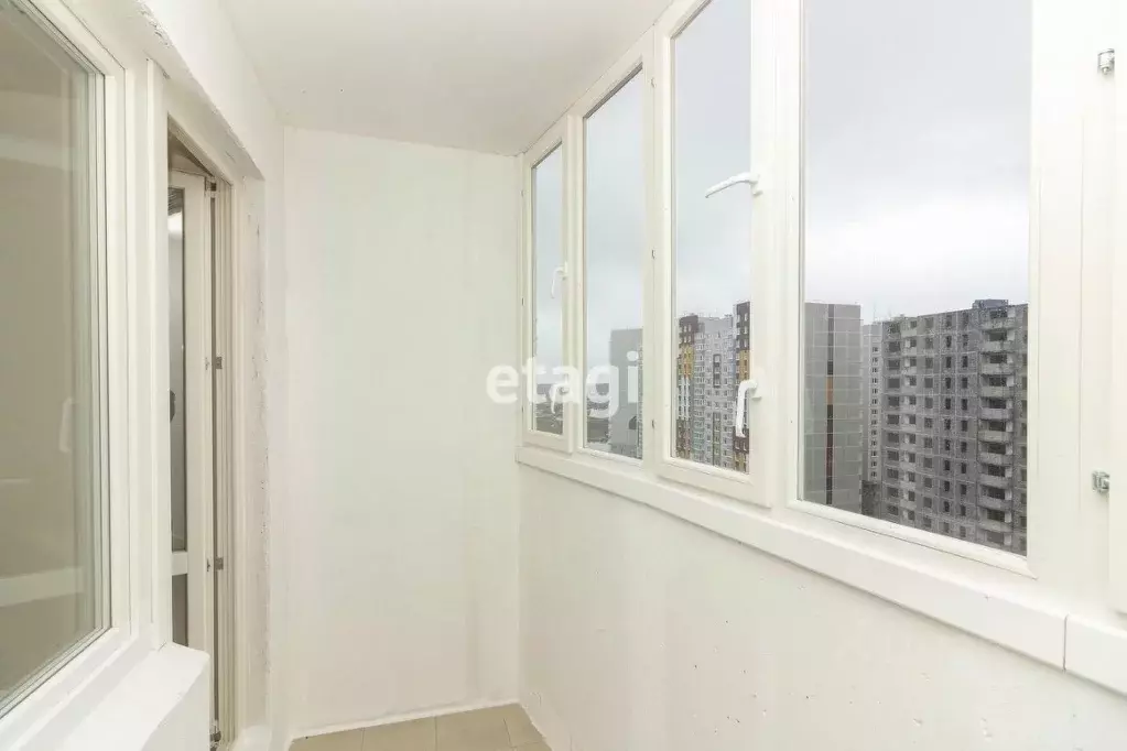 1-к кв. Тюменская область, Тюмень ул. Валентины Трофимовой, 1 (41.0 м) - Фото 2