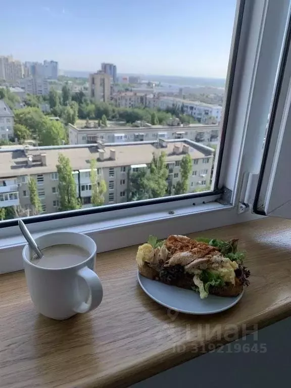 2-к кв. Волгоградская область, Волгоград Коммунистическая ул., 56 ... - Фото 0