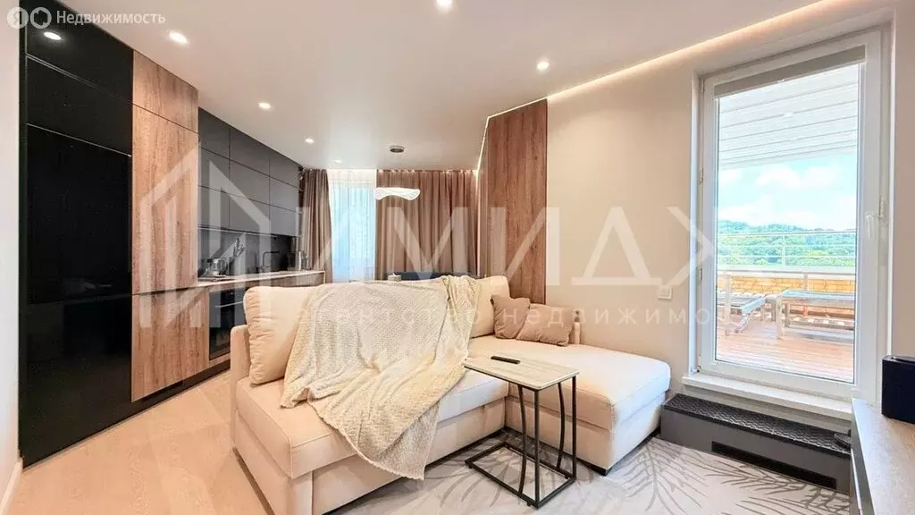 2-комнатная квартира: Сочи, улица Ленина, 298Бк6 (100 м) - Фото 1