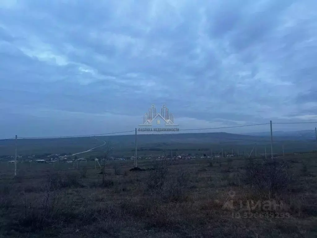 Участок в Крым, Симферопольский район, Чистенское с/пос, с. Камышинка  ... - Фото 2