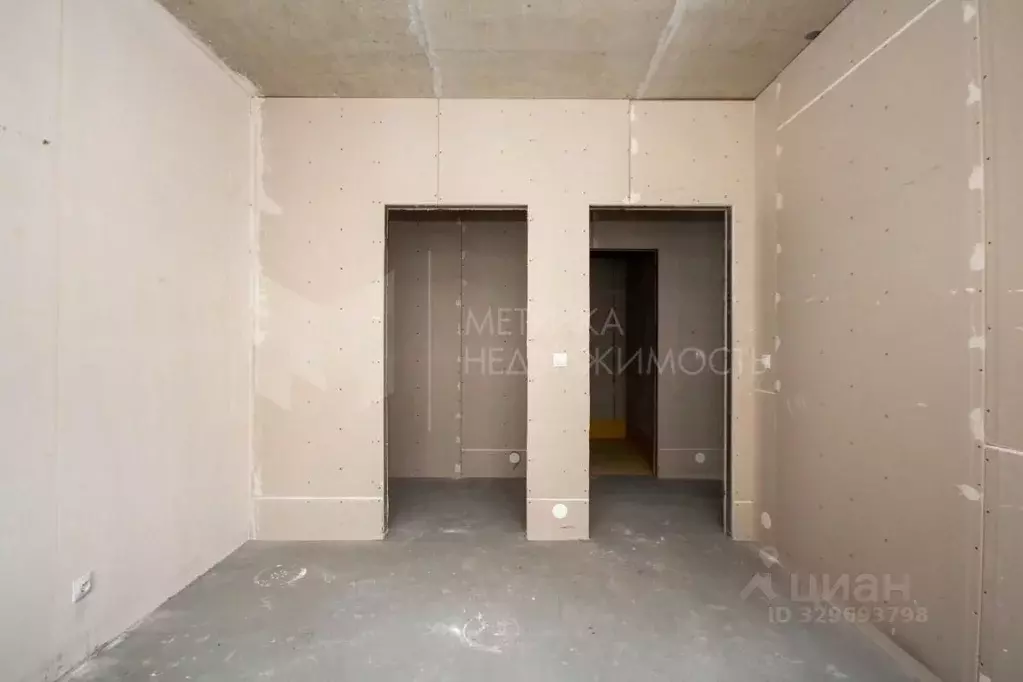 2-к кв. Тюменская область, Тюмень Причальная ул., 7 (64.1 м) - Фото 0