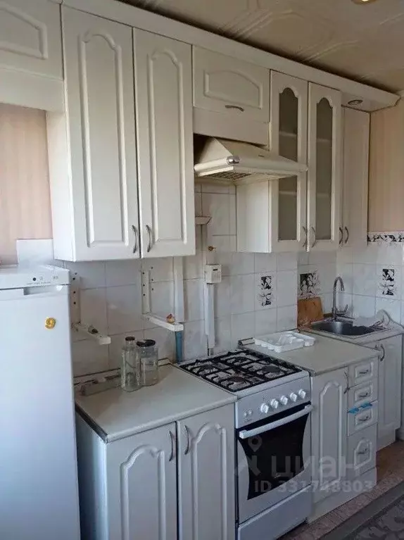 3-к кв. Омская область, Омск просп. Мира, 92 (63.0 м) - Фото 1