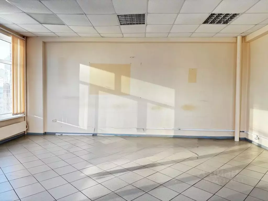 Офис в Свердловская область, Екатеринбург ул. Луначарского, 81 (75 м) - Фото 2