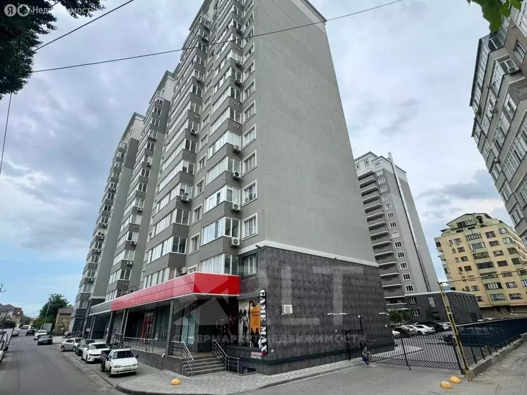 3-комнатная квартира: Махачкала, улица Вузовское Озеро, 13 (125 м) - Фото 2
