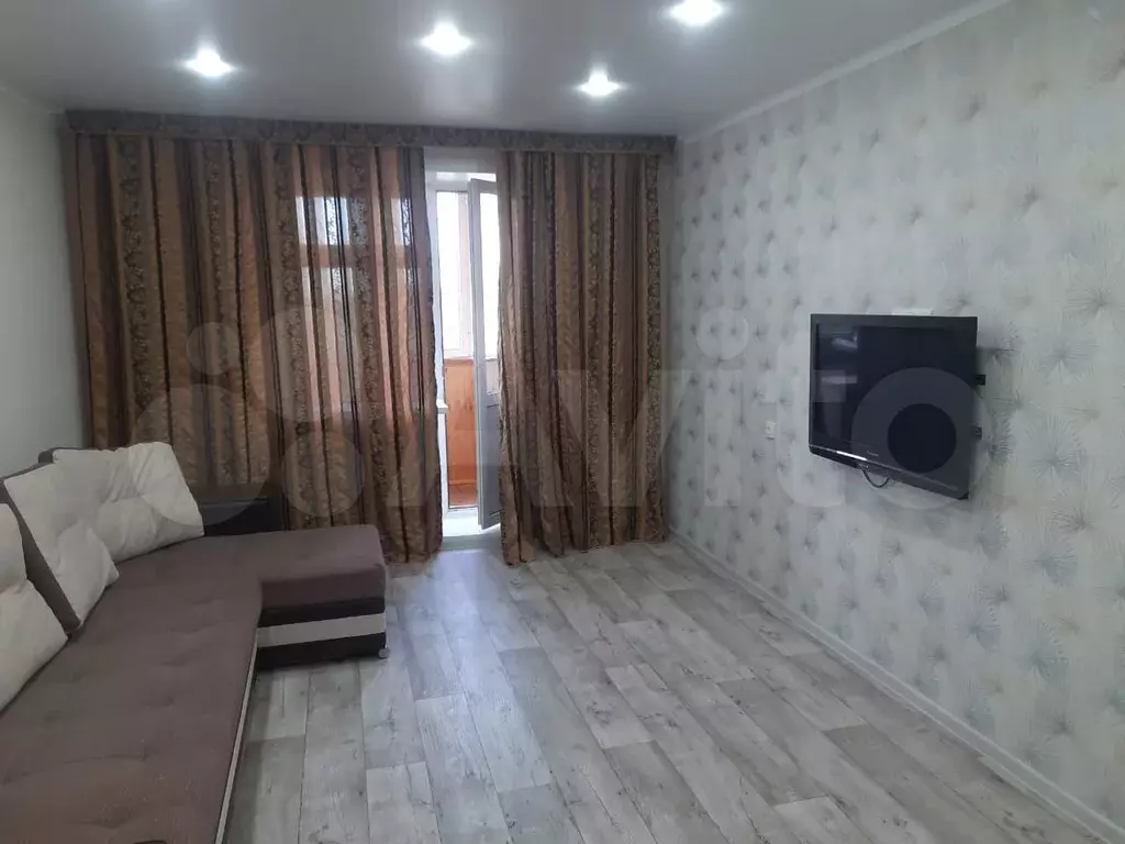 1-к. квартира, 40 м, 5/10 эт. - Фото 1