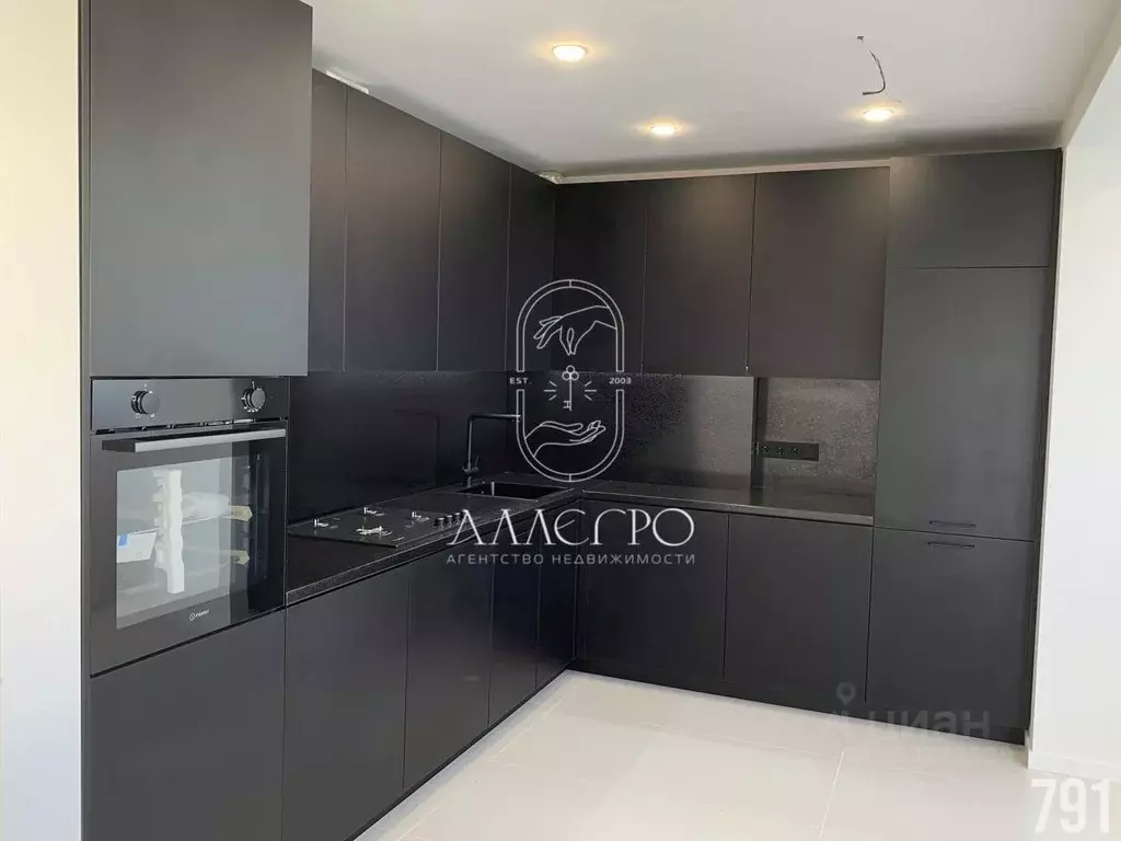 2-к кв. Севастополь ул. Хрусталева, 137 (69.5 м) - Фото 2