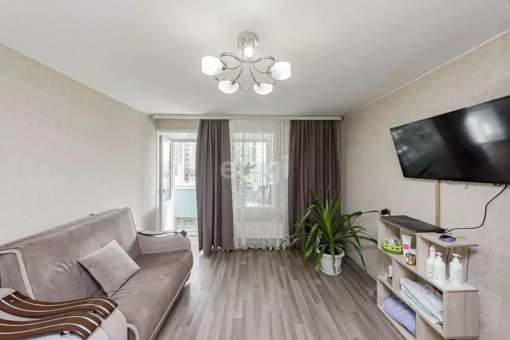 2-к кв. Тюменская область, Тюмень Восточный мкр, ул. Моторостроителей, ... - Фото 1