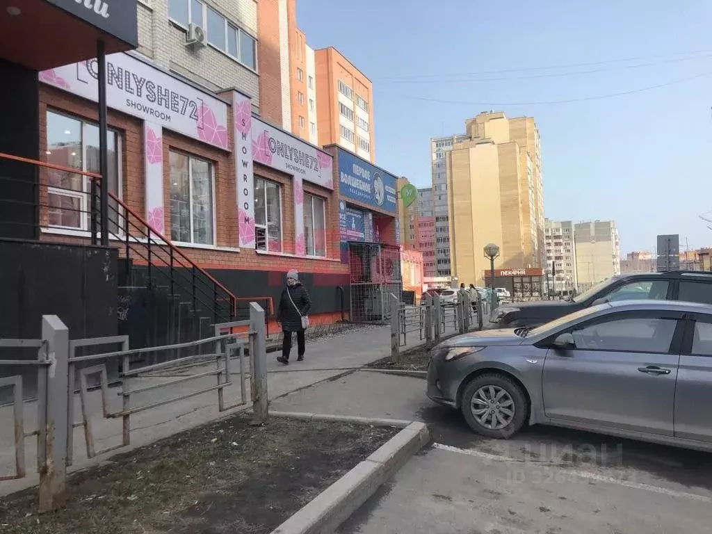 Помещение свободного назначения в Тюменская область, Тюмень ул. ... - Фото 1