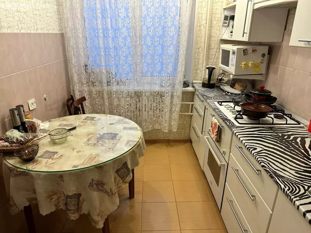 3-комнатная квартира: Волгоград, улица Землячки, 26 (63.9 м) - Фото 1