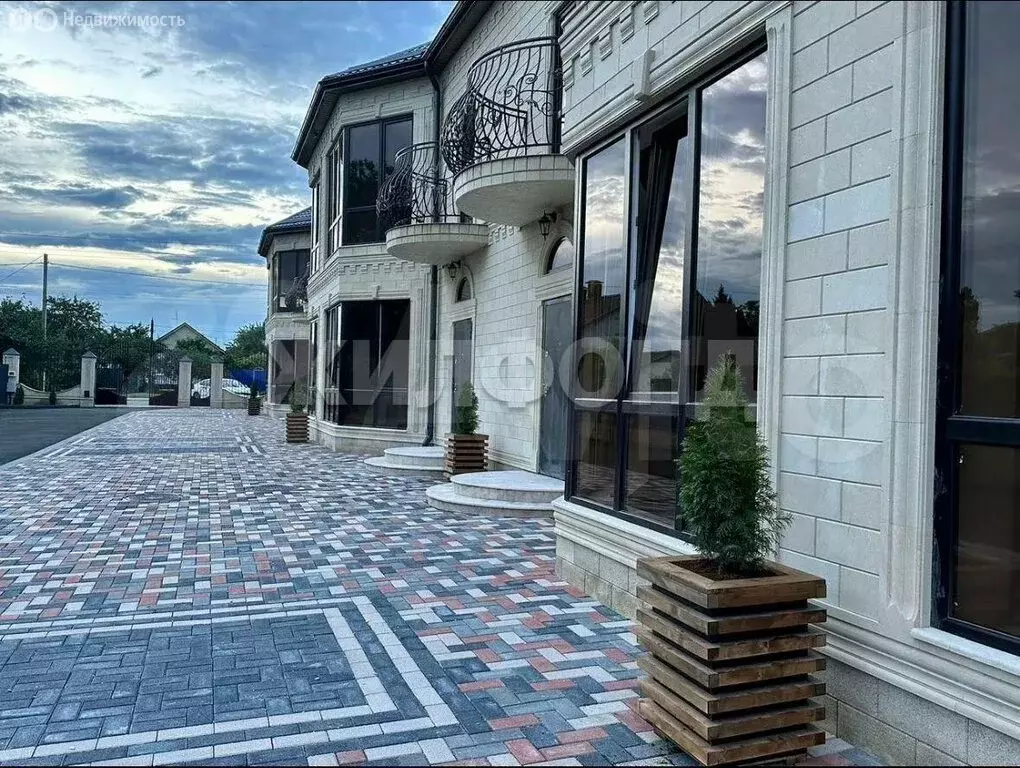 4-комнатная квартира: Георгиевск, улица Чугурина, 63 (149 м) - Фото 1