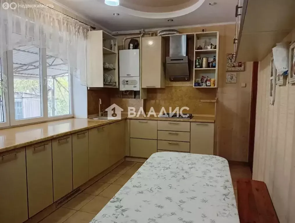Дом в Ейск, Братская улица (299.7 м) - Фото 1