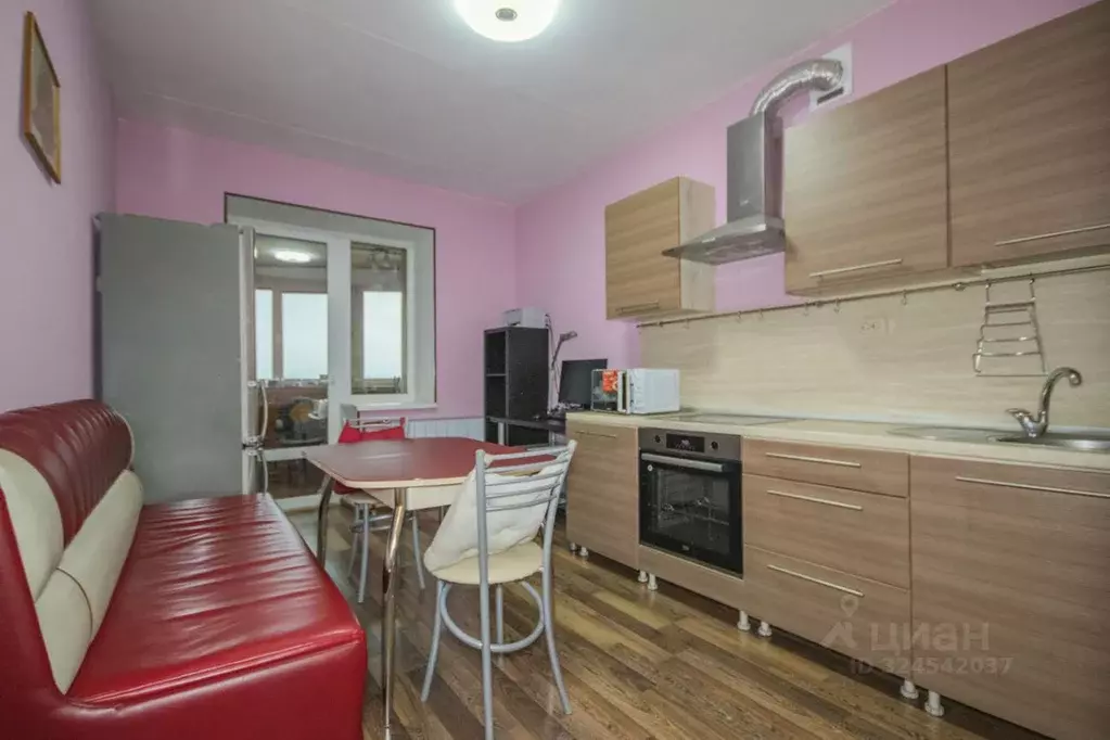 2-к кв. Свердловская область, Екатеринбург ул. Токарей, 68 (66.9 м) - Фото 2