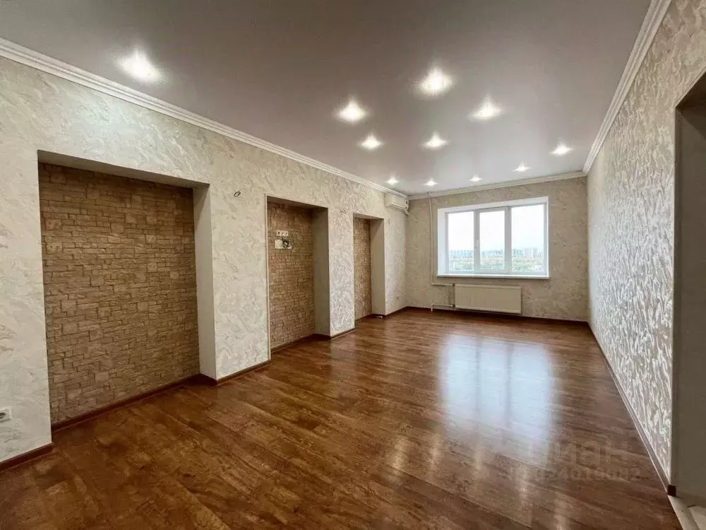 3-к кв. Оренбургская область, Оренбург Салмышская ул., 39/1 (100.0 м) - Фото 1