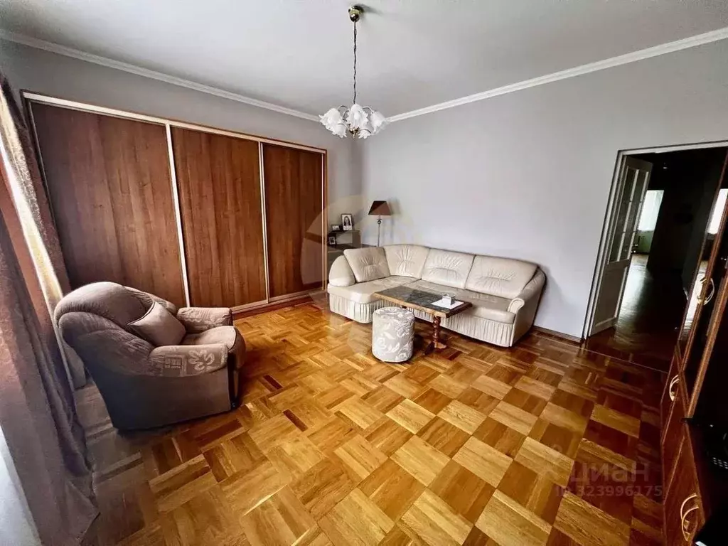 Дом в Белгородская область, Старый Оскол Углы мкр,  (204 м) - Фото 2