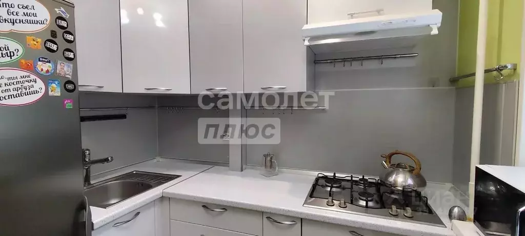 3-к кв. Тюменская область, Тюмень ул. Парфенова, 26 (56.3 м) - Фото 2