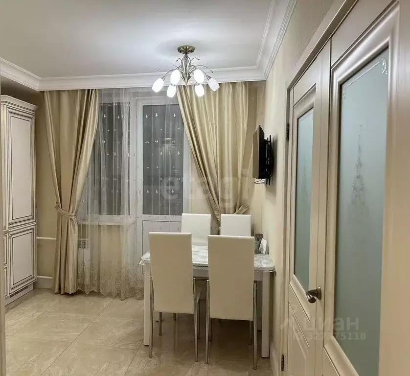 3-к кв. Оренбургская область, Оренбург Комсомольская ул., 199/1 (80.2 ... - Фото 1