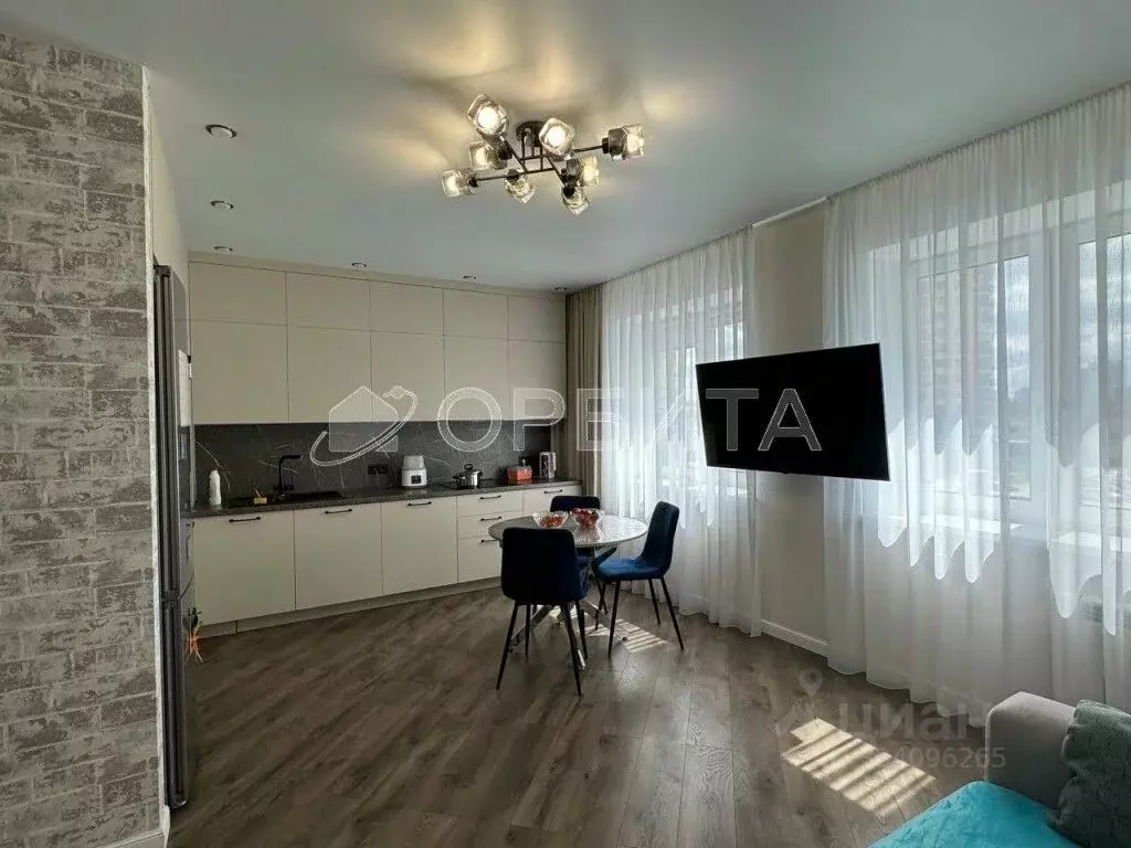 2-к кв. Тюменская область, Тюмень ул. Мельникайте, 34к1 (74.0 м) - Фото 2