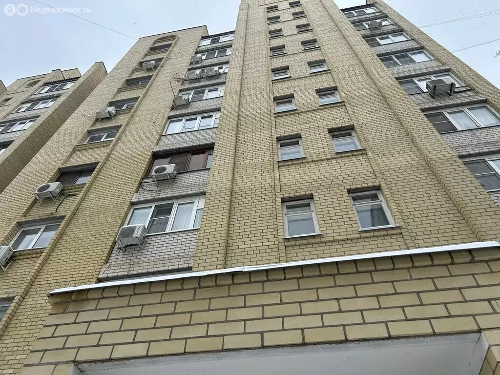 3-комнатная квартира: Астрахань, улица Набережная Приволжского Затона, ... - Фото 1