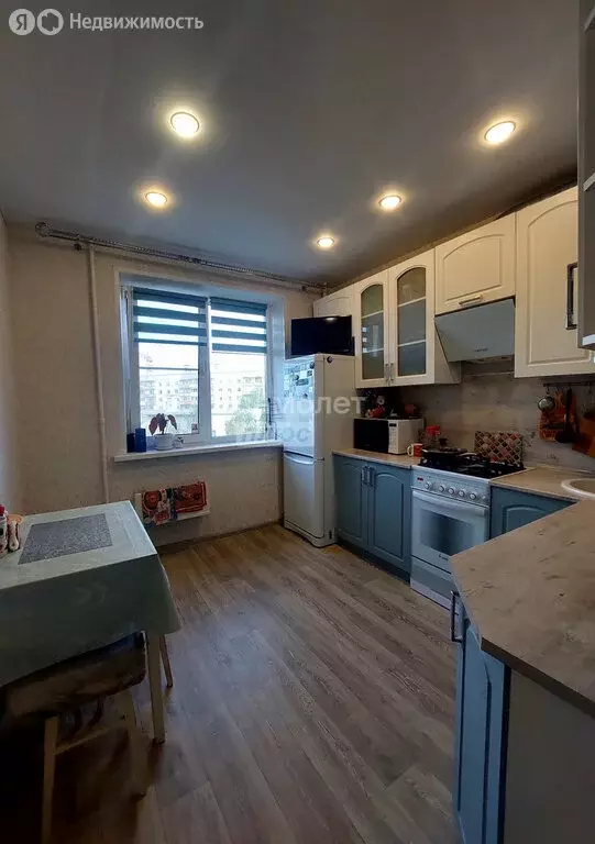 3-комнатная квартира: Смоленск, улица Рыленкова, 63 (63 м) - Фото 1