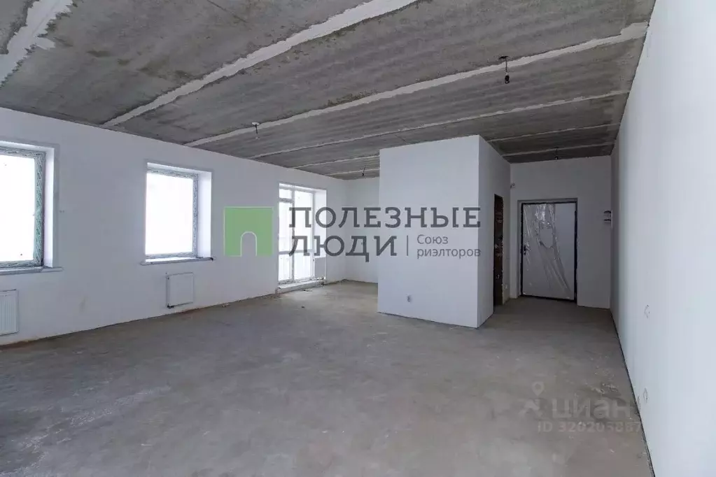 4-к кв. Красноярский край, Красноярск ул. Петра Ломако, 10 (126.9 м) - Фото 0