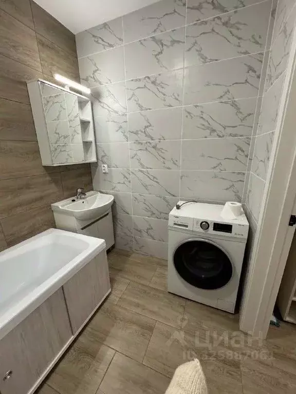 1-к кв. Адыгея, Тахтамукайский район, Старобжегокайское с/пос, Новая ... - Фото 2