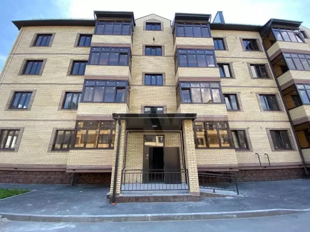 1-к. квартира, 40 м, 1/4 эт. - Фото 1