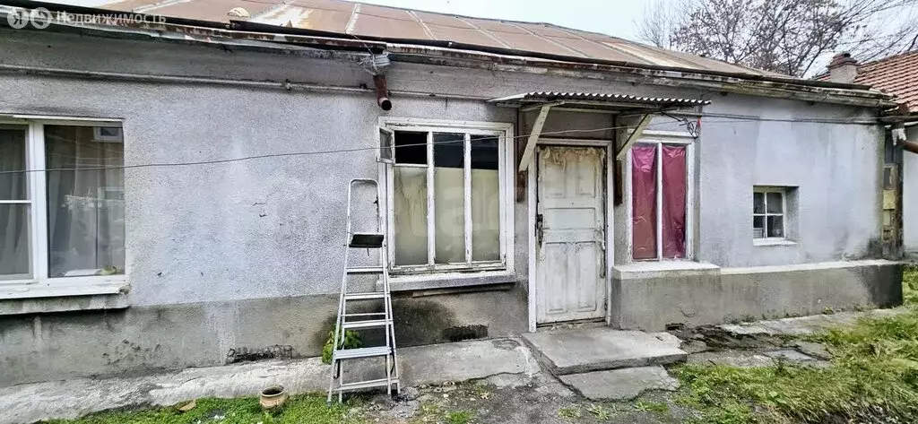 6-комнатная квартира: Владикавказ, улица Кирова, 27 (80 м) - Фото 0