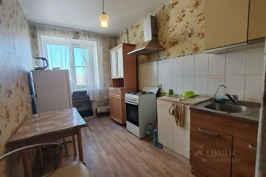 Комната Свердловская область, Екатеринбург ул. Сулимова, 49 (10.0 м) - Фото 2