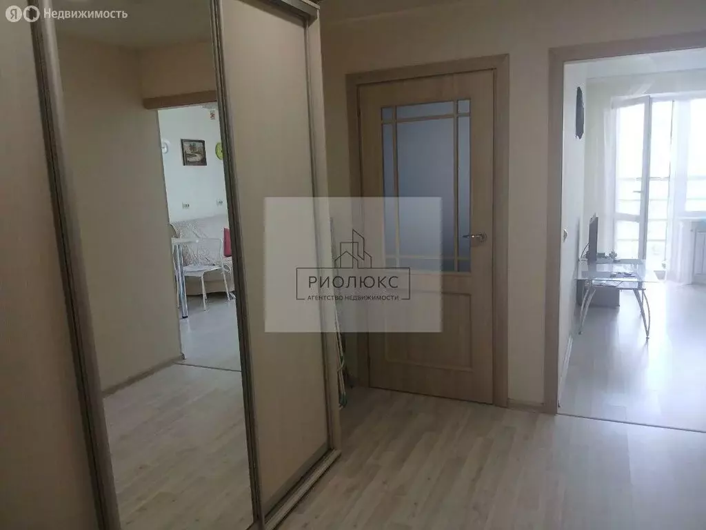 1-комнатная квартира: Екатеринбург, улица Юмашева, 1 (44 м) - Фото 1