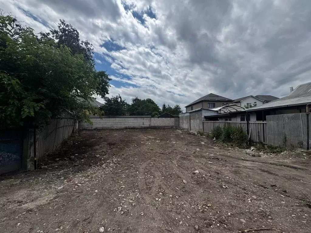 Участок в Кабардино-Балкария, Нальчик ул. Калюжного, 66 (5.1 сот.) - Фото 0