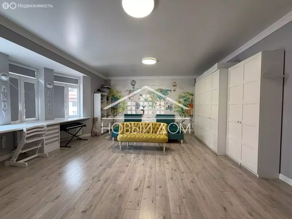3-комнатная квартира: Нальчик, улица Тарчокова, 29 (151 м) - Фото 0