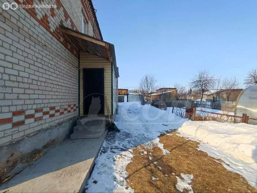 3-комнатная квартира: село Исетское, улица Строителей, 1 (60.4 м) - Фото 0