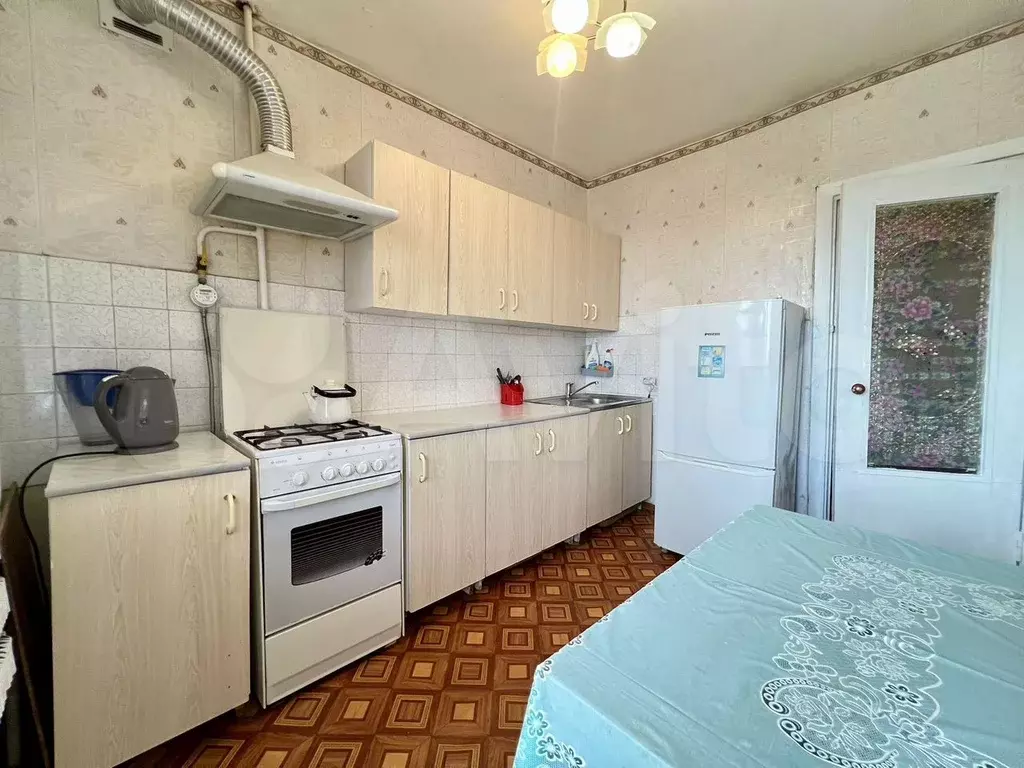 1-к. квартира, 42 м, 7/9 эт. - Фото 0