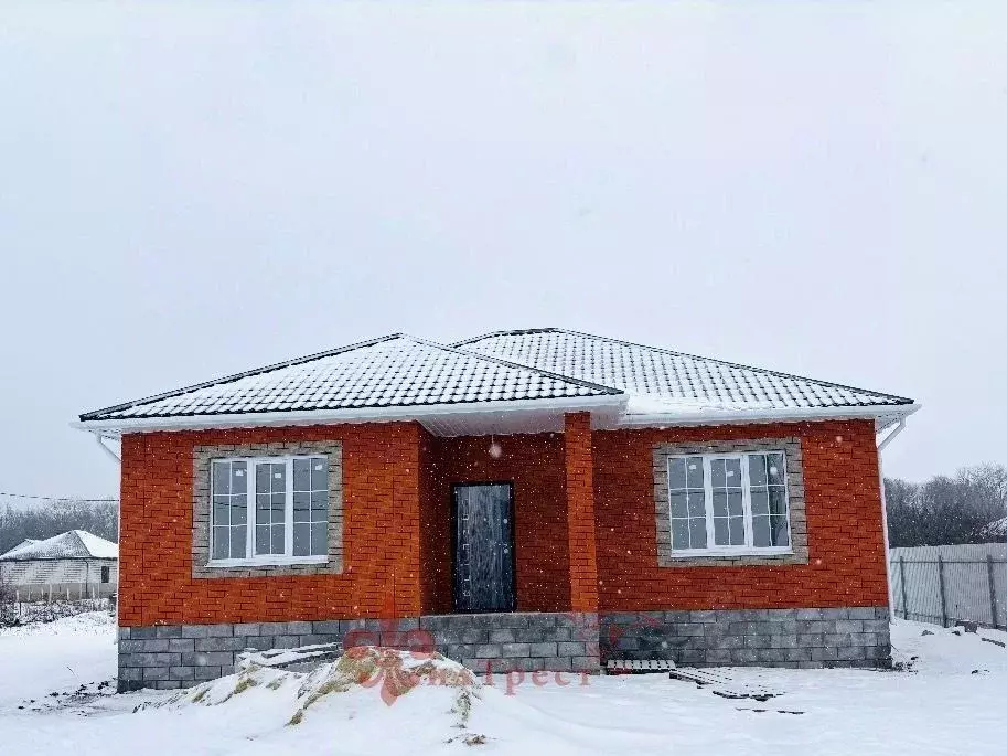 Дом в Белгородская область, Яковлевский муниципальный округ, Красный ... - Фото 1