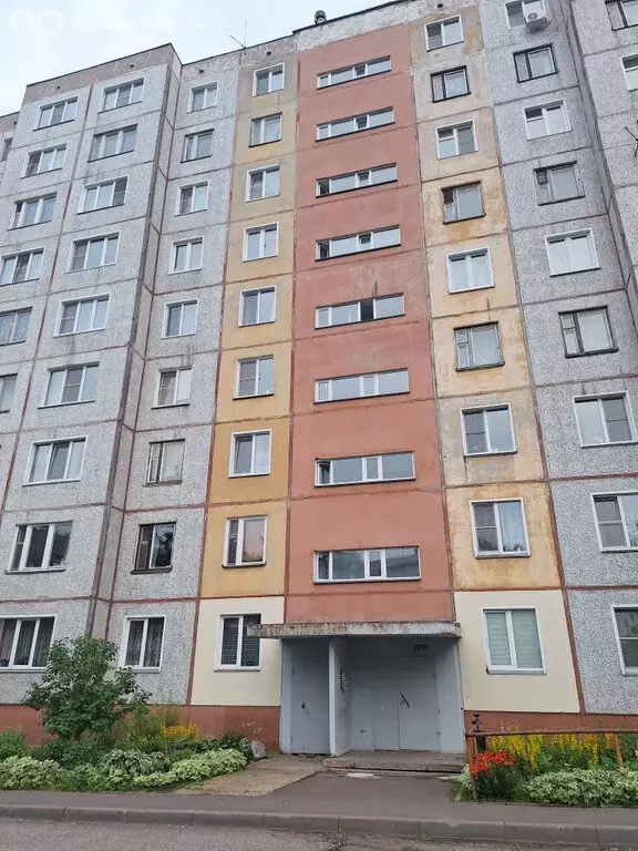 3-комнатная квартира: Киров, Ленинский район, улица Азина, 5 (63.6 м) - Фото 1