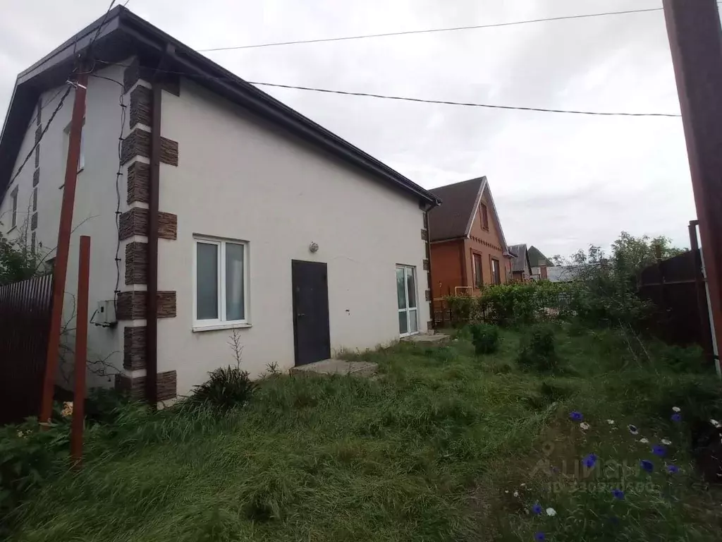 Таунхаус в Ростовская область, Батайск ул. Королева (100 м) - Фото 1