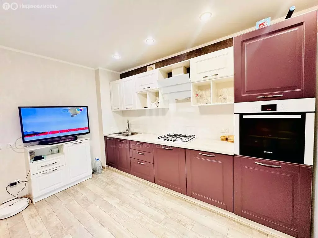 3-комнатная квартира: Брянск, улица Чкалова, 2/1 (70 м) - Фото 0