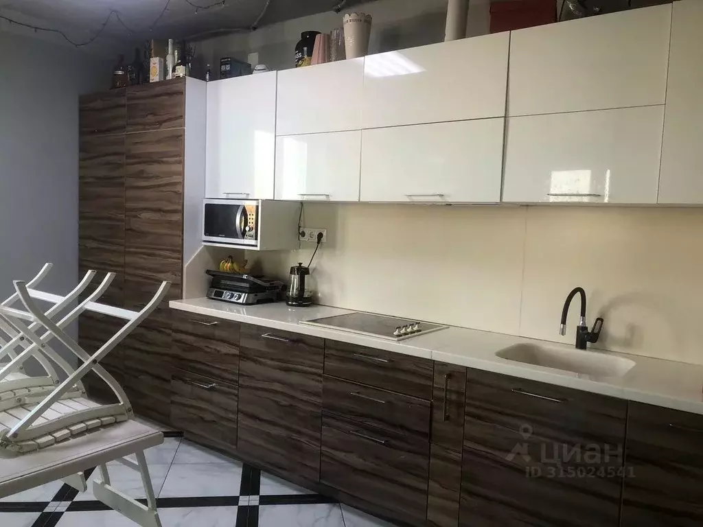 4-к кв. Красноярский край, Красноярск 6-я Полярная ул., 2А (85.0 м) - Фото 1