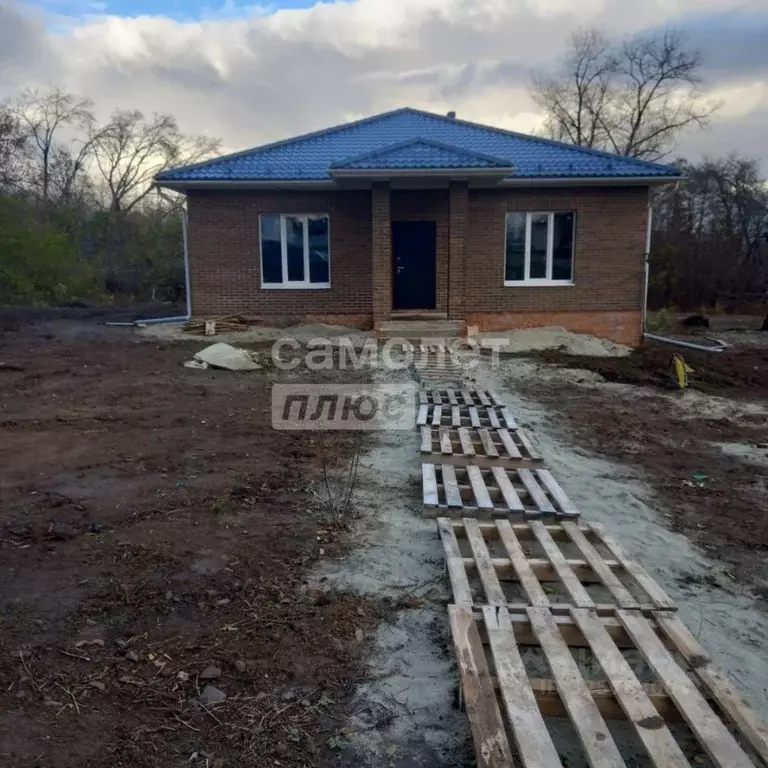 Дом в Курская область, Курский район, Нижнемедведицкий сельсовет, д. ... - Фото 1