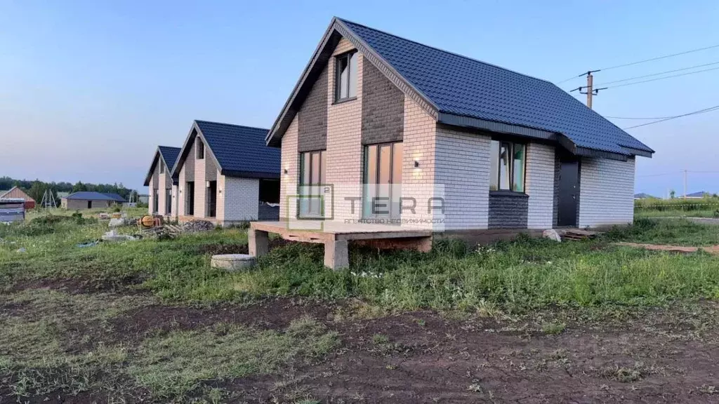 Дом в Башкортостан, Уфимский район, Таптыковский сельсовет, д. ... - Фото 1