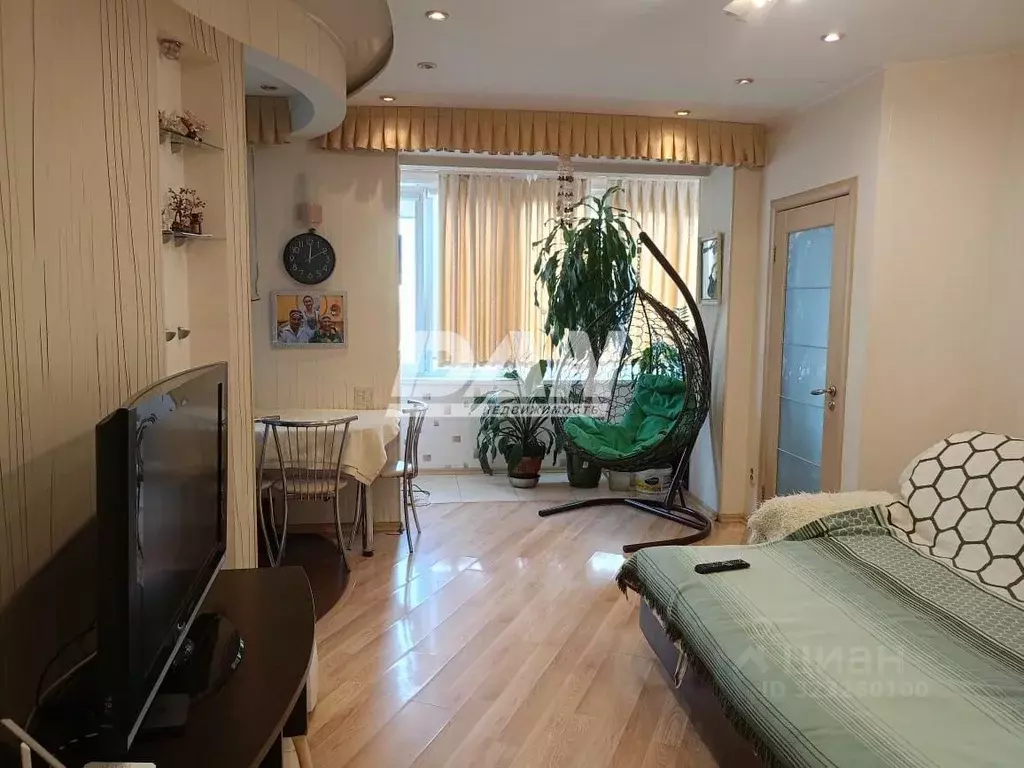 Комната Челябинская область, Челябинск ул. Орджоникидзе, 34 (8.0 м) - Фото 1