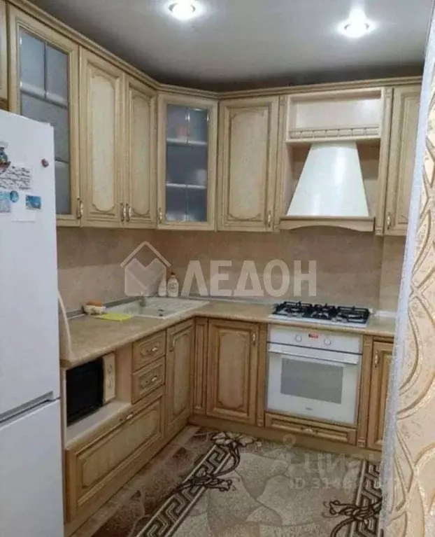 3-к кв. Омская область, Омск ул. 21-я Амурская, 14В (64.0 м) - Фото 0