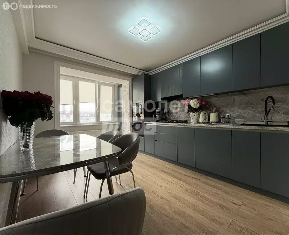 2-комнатная квартира: Каспийск, улица Камиля Гасанова, 8 (79.75 м) - Фото 1