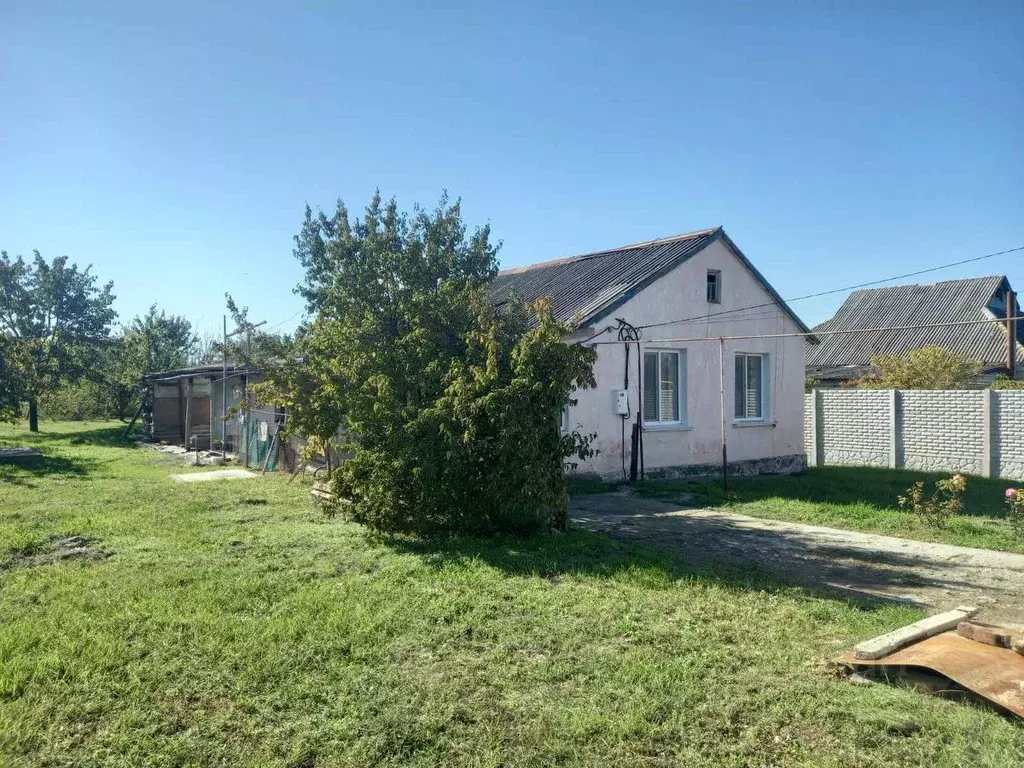 Дом в Крым, Симферопольский район, Чистенское с/пос, с. Левадки ул. ... - Фото 1