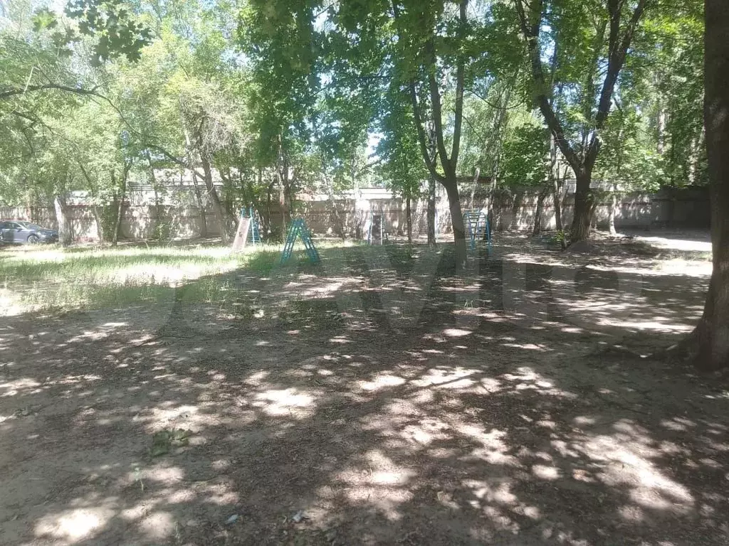 Комната 12,7 м в 8-к., 2/5 эт. - Фото 1