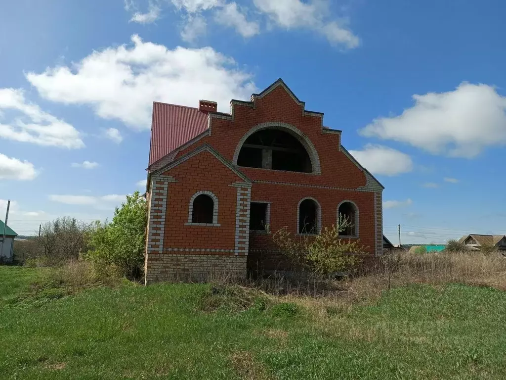 Дом в Башкортостан, Буздякский район, с. Арсланово Центральная ул., 50 ... - Фото 1